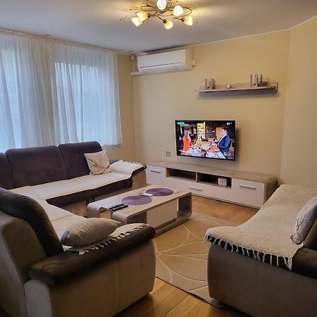 Apartman Centar Bulevar Ex Sa Garazom Banja Luka Exteriér fotografie