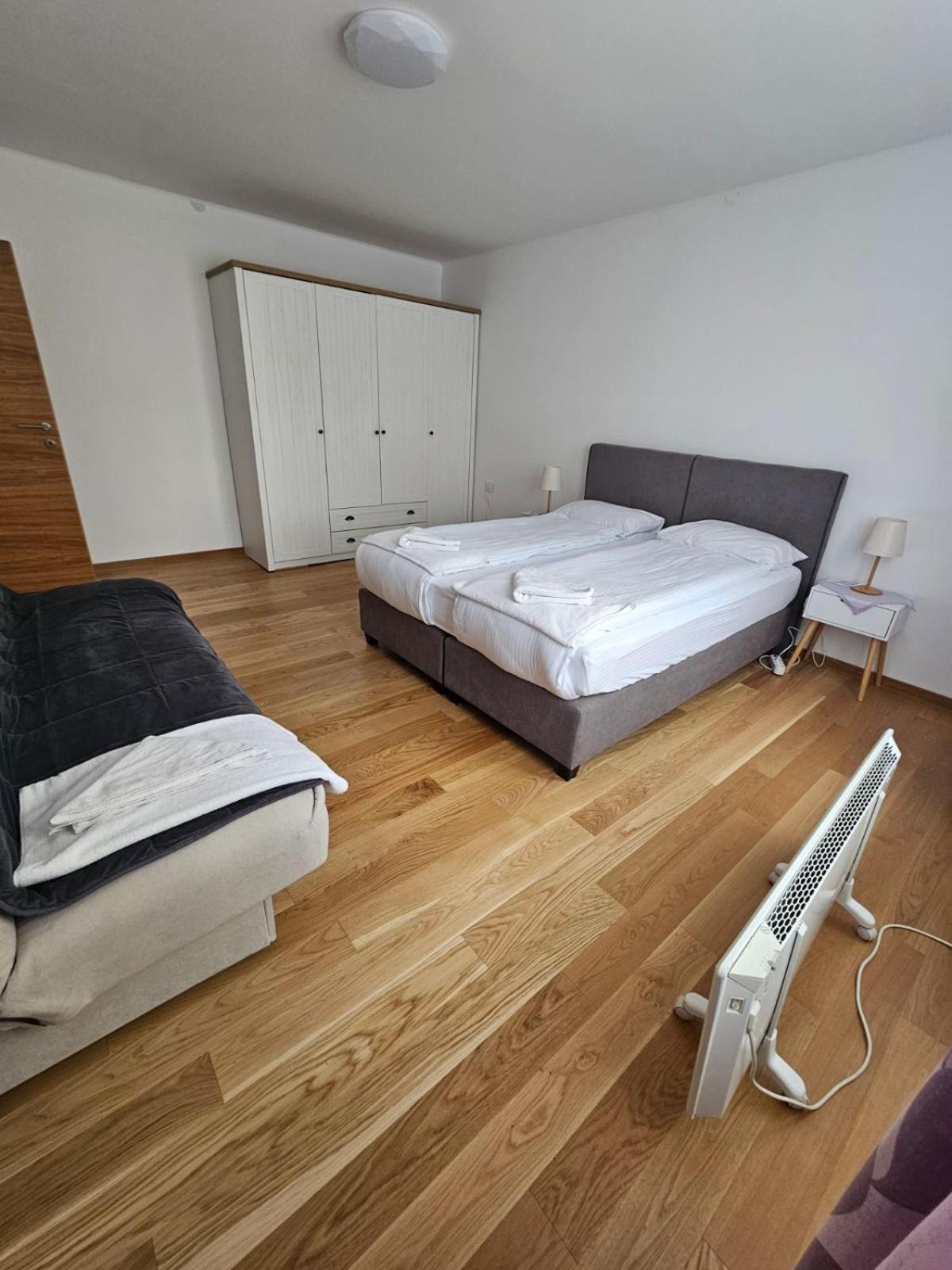 Apartman Centar Bulevar Ex Sa Garazom Banja Luka Exteriér fotografie