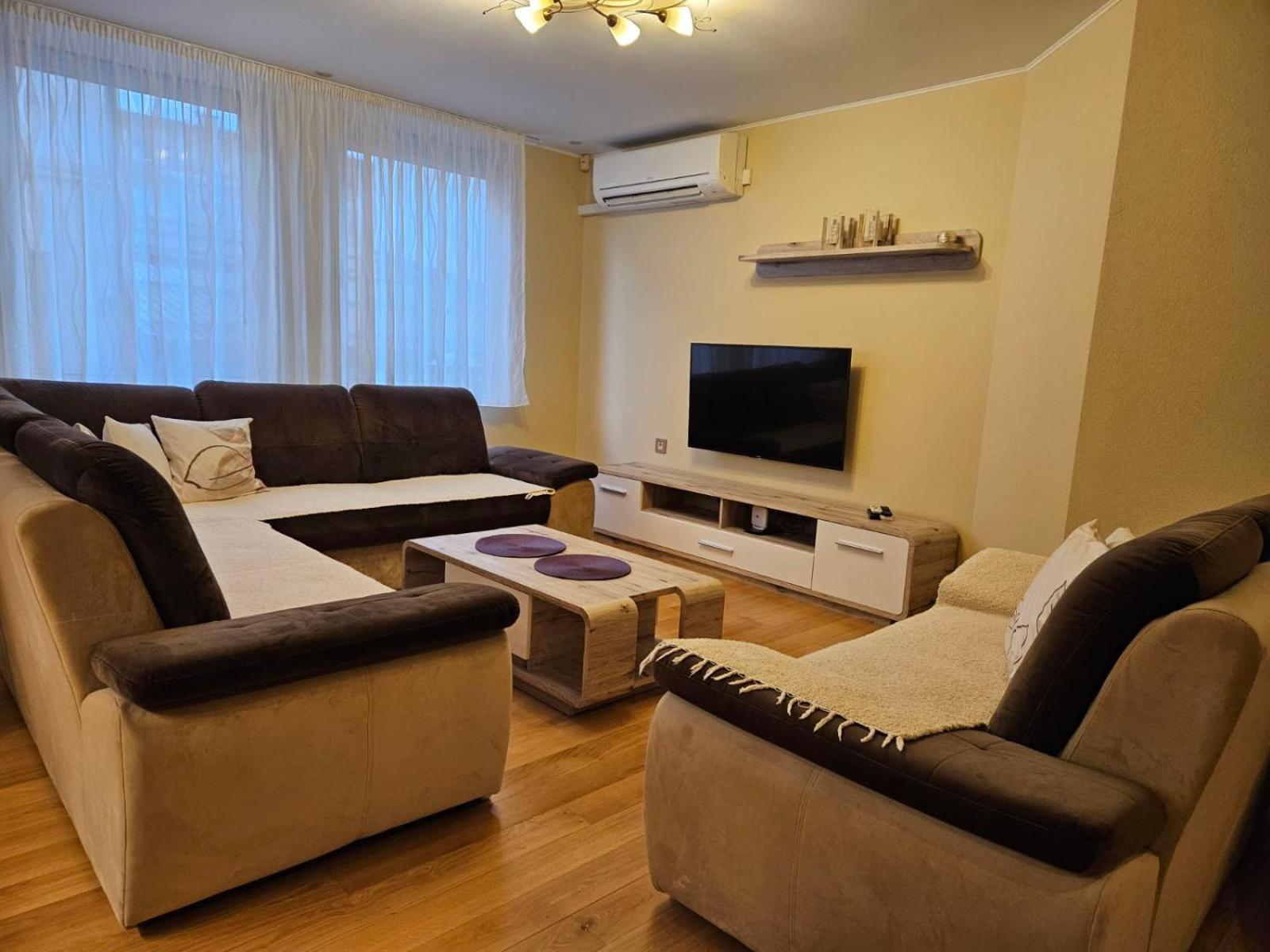 Apartman Centar Bulevar Ex Sa Garazom Banja Luka Exteriér fotografie